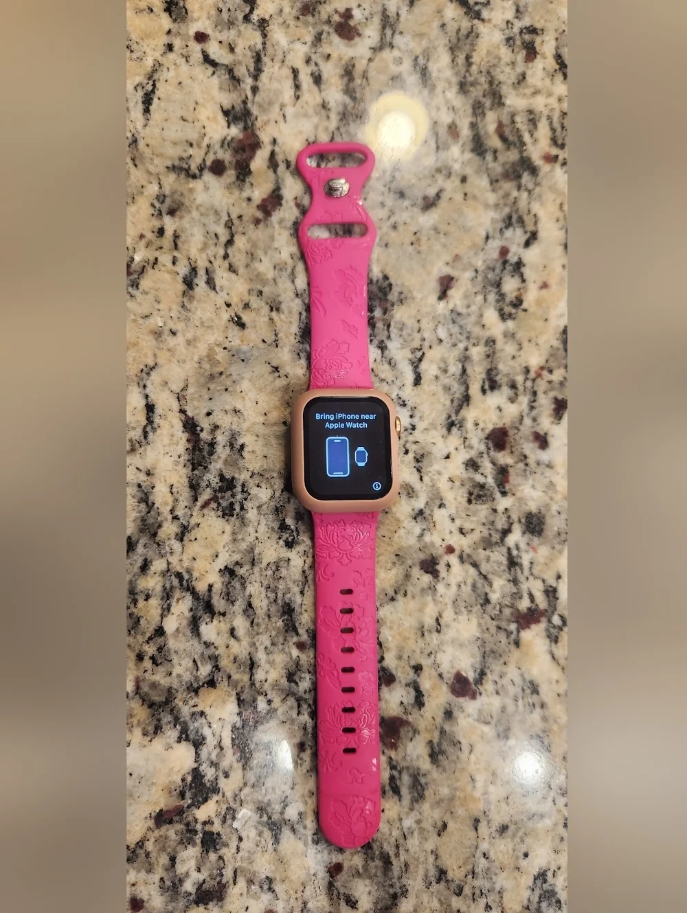 Apple Watch SE 1st Gen 40mm LTE Pink Floral Silicone Band READ